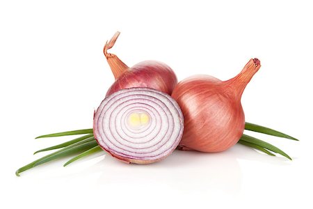simsearch:400-04134733,k - Fresh ripe red onion. Isolated on white background Foto de stock - Royalty-Free Super Valor e Assinatura, Número: 400-07179736