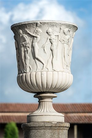 simsearch:400-07169256,k - Picture of a sculpture on the miracle place in Pisa, Italy Stock Photo - Budget Royalty-Free & Subscription, Code: 400-07170617