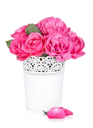 simsearch:400-05033064,k - Bouquet of rose flowers in vase. Isolated on white background Foto de stock - Royalty-Free Super Valor e Assinatura, Número: 400-07172400