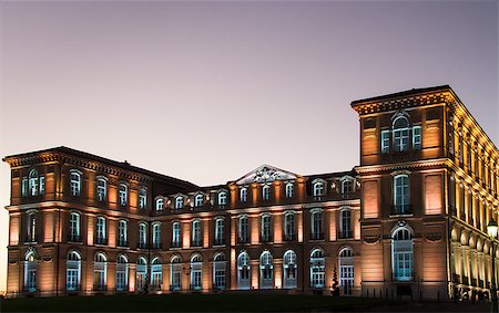 provence night - Pharo palace at night in Marseille, France. Foto de stock - Super Valor sin royalties y Suscripción, Código: 400-07208199