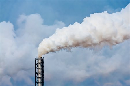 simsearch:400-04035450,k - dirty smoke and pollution produced by factory Stockbilder - Microstock & Abonnement, Bildnummer: 400-07208495