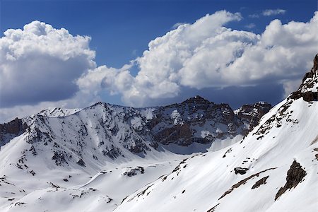 simsearch:400-09079917,k - Snowy mountains and blue sky with cloud in sunny spring day. Turkey, Central Taurus Mountains, Aladaglar (Anti-Taurus), plateau Edigel (Yedi Goller) Stockbilder - Microstock & Abonnement, Bildnummer: 400-07209222