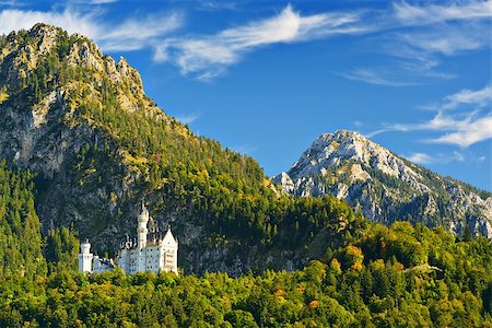 Neuschwanstein Castle in the Bavarian Alps of Germany. Fotografie stock - Microstock e Abbonamento, Codice: 400-07209650