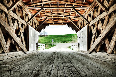 Covered Bridge of Madison County Iowa Stock Photo - Budget Royalty-Free & Subscription, Code: 400-07209923