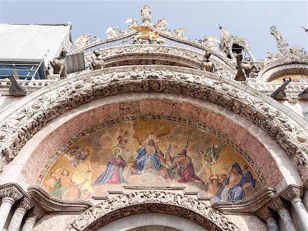 simsearch:400-07214365,k - Basilica San Marco; facade particular Foto de stock - Royalty-Free Super Valor e Assinatura, Número: 400-07214359