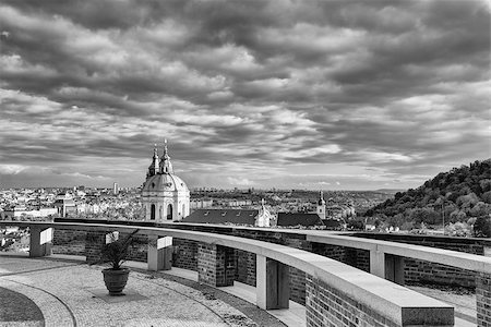 simsearch:400-07216576,k - View from Garden of Paradise near Prague Castle in Czech Republic Foto de stock - Royalty-Free Super Valor e Assinatura, Número: 400-07215028