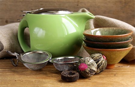 simsearch:400-08045087,k - set for a traditional tea drinking (kettle, cups and green tea) Stock Photo - Budget Royalty-Free & Subscription, Code: 400-07215304