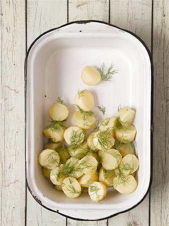 simsearch:400-06104080,k - close up of a pan of potato salad Stock Photo - Budget Royalty-Free & Subscription, Code: 400-07219424