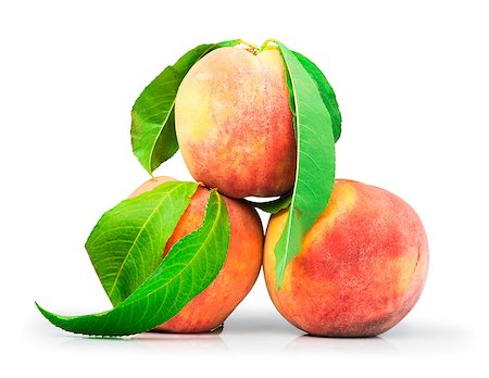 Peaches and leaf white isolated Photographie de stock - Aubaine LD & Abonnement, Code: 400-07210128