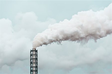 simsearch:400-04035450,k - dirty smoke and pollution produced by factory Stockbilder - Microstock & Abonnement, Bildnummer: 400-07210587