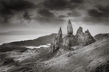 Monochrome vintage view of Old Man of Storr rock formation, Scotland, United Kingdom Foto de stock - Super Valor sin royalties y Suscripción, Código: 400-07211228