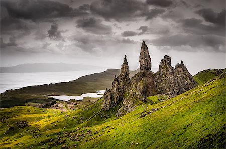 simsearch:400-04336954,k - Landscape view of Old Man of Storr rock formation, Scotland, United Kingdom Foto de stock - Super Valor sin royalties y Suscripción, Código: 400-07211229