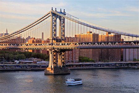 friday (artist) - Manhattan bridge in New York City , USA Foto de stock - Super Valor sin royalties y Suscripción, Código: 400-07211300