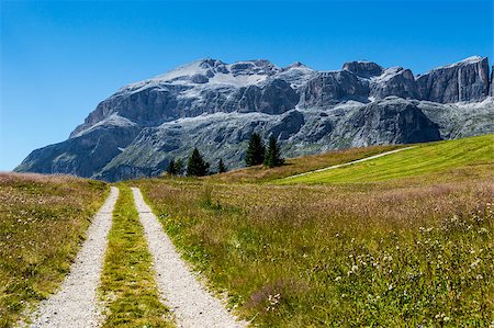 simsearch:400-07111499,k - Panoramic view of Sella group from Pralongia, Dolomites - Italy Stockbilder - Microstock & Abonnement, Bildnummer: 400-07212012
