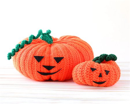 simsearch:400-07172678,k - two funny Halloween orange pumpkin Jack O'Lantern Photographie de stock - Aubaine LD & Abonnement, Code: 400-07212162