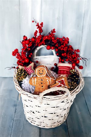 Photo of basket with christmas decorations Foto de stock - Royalty-Free Super Valor e Assinatura, Número: 400-07221003