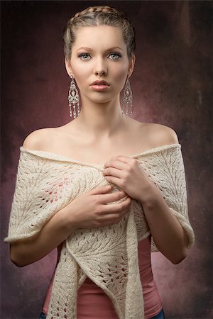 simsearch:400-07822212,k - portrait of sensual brunette woman with fashion elegant style, creative hair-style and precious earrings. Covering by wool shawl Fotografie stock - Microstock e Abbonamento, Codice: 400-07221948