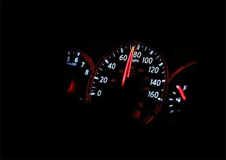 Speedometer passenger car, showing a higher speed. Stockbilder - Microstock & Abonnement, Bildnummer: 400-07222474