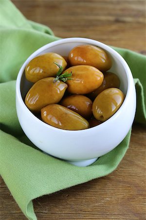 simsearch:400-07219392,k - green marinated olives in a white bowl Stock Photo - Budget Royalty-Free & Subscription, Code: 400-07222499