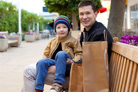 simsearch:400-04323202,k - happy family of two shopping together Stock Photo - Budget Royalty-Free & Subscription, Code: 400-07222611