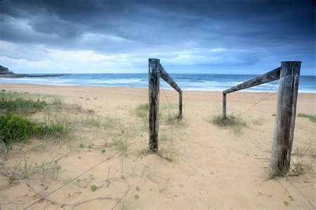 simsearch:400-07101779,k - Old timber log and wire path to beach. Stock Photo - Budget Royalty-Free & Subscription, Code: 400-07223789