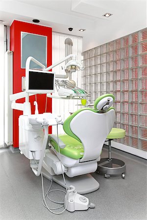 New dental chair in modern dentist office Foto de stock - Super Valor sin royalties y Suscripción, Código: 400-07244132