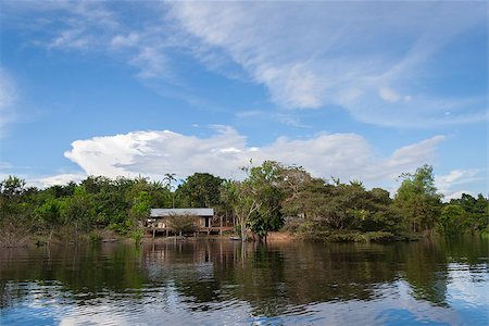 simsearch:855-06313253,k - Small hut on the Amazon river. Stockbilder - Microstock & Abonnement, Bildnummer: 400-07244619