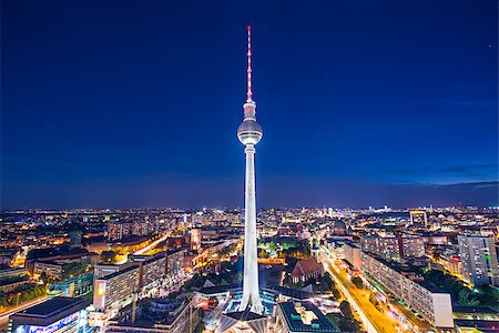 simsearch:400-08935135,k - Berlin, Germany view of TV tower. Fotografie stock - Microstock e Abbonamento, Codice: 400-07245311