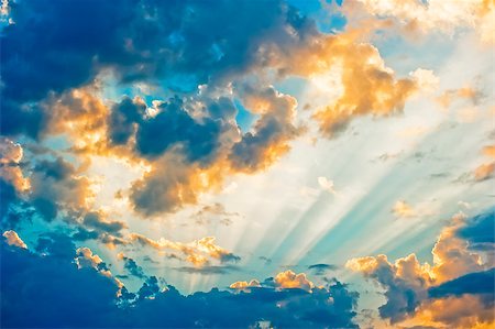 simsearch:400-08315659,k - Beautiful heavenly landscape with the sun in the clouds. Foto de stock - Super Valor sin royalties y Suscripción, Código: 400-07246297
