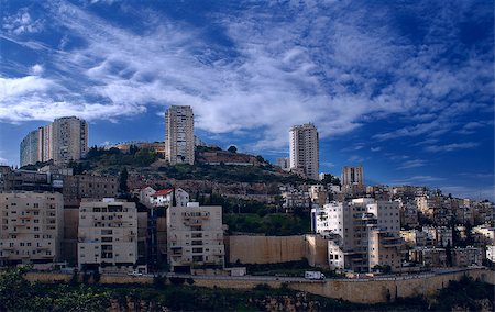 Built on the mountain city of Haifa, Israel and the beautiful sky Fotografie stock - Microstock e Abbonamento, Codice: 400-07246706