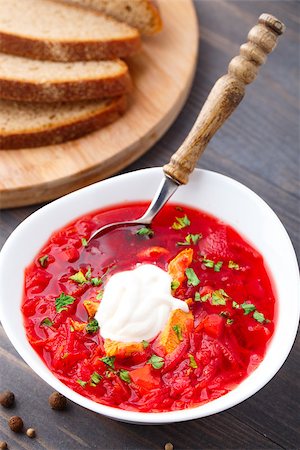 rote-beete-suppe - Ukrainian and russian national red borsch with sour cream Stockbilder - Microstock & Abonnement, Bildnummer: 400-07248275