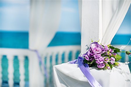 simsearch:400-06419466,k - White wedding flower bouquet at the beach Stockbilder - Microstock & Abonnement, Bildnummer: 400-07243581