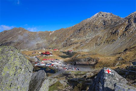 simsearch:400-05165949,k - Landscape from Balea Lake in Fagaras Mountains, Romania. Foto de stock - Super Valor sin royalties y Suscripción, Código: 400-07254466