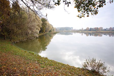 simsearch:400-07107314,k - Autumn landscape with water and reflection of clouds Fotografie stock - Microstock e Abbonamento, Codice: 400-07255008