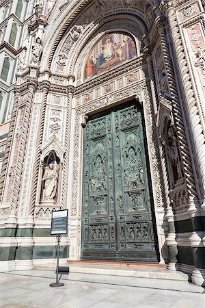 simsearch:400-07482007,k - An image of the door of the Cathedral in Florence Italy Fotografie stock - Microstock e Abbonamento, Codice: 400-07255282