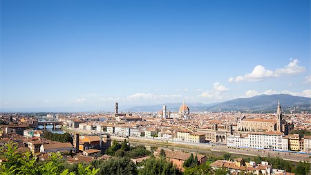 simsearch:400-08573174,k - A panoramic image of the beautiful Florence in Italy Foto de stock - Super Valor sin royalties y Suscripción, Código: 400-07255283
