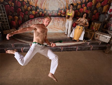 Capoeira group performing martial arts and music Foto de stock - Super Valor sin royalties y Suscripción, Código: 400-07256220