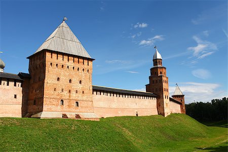 Fortress wall with towers. Novgorod Kremlin. Russia Foto de stock - Super Valor sin royalties y Suscripción, Código: 400-07259620