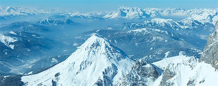 simsearch:400-09238311,k - Winter hazy view from Dachstein mountain massif top to Schladming and Filzmoos region (Austria). Photographie de stock - Aubaine LD & Abonnement, Code: 400-07259643