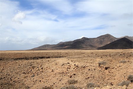 simsearch:400-07250127,k - Landscape of desert mountain from Fuerteventura Island in Spain Stock Photo - Budget Royalty-Free & Subscription, Code: 400-07250024