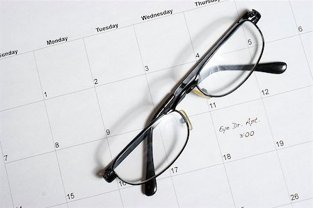 simsearch:400-04777485,k - A routine eye appointment is scheduled into the calendar. Fotografie stock - Microstock e Abbonamento, Codice: 400-07250724