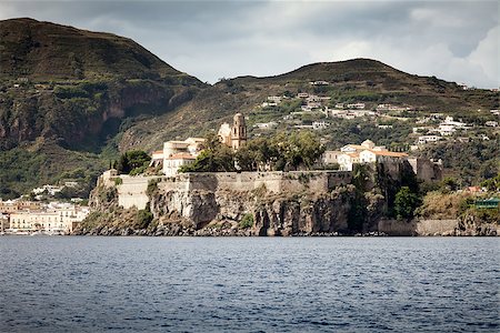 stromboli island - An image of the active vulcano islands at Lipari Italy Photographie de stock - Aubaine LD & Abonnement, Code: 400-07251311