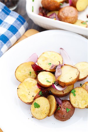 simsearch:400-07479107,k - Delicious baked potato with red onion and parsley Stock Photo - Budget Royalty-Free & Subscription, Code: 400-07251456