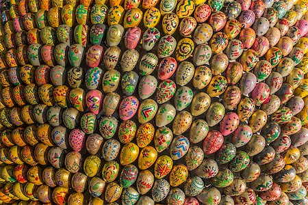 Many easter eggs in  different designs of the Kiev Pechersk Lavra Foto de stock - Super Valor sin royalties y Suscripción, Código: 400-07252736