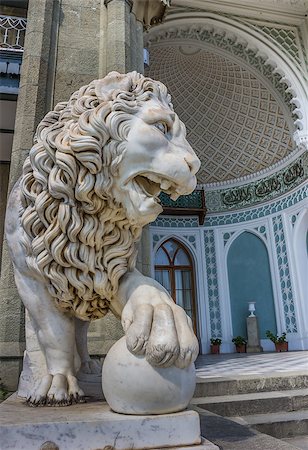 simsearch:400-07175745,k - Marble lion at the Vorontsov Palace near  Alupka, Ukraine Photographie de stock - Aubaine LD & Abonnement, Code: 400-07252741