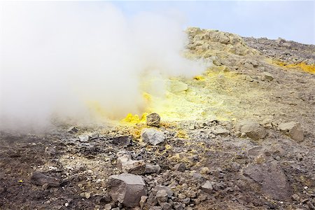 simsearch:400-07252877,k - An image of the active volcano islands at Lipari Italy Photographie de stock - Aubaine LD & Abonnement, Code: 400-07252858