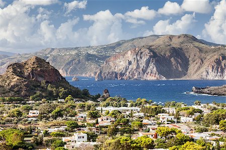 simsearch:400-05334057,k - An image of the active volcano islands at Lipari Italy Photographie de stock - Aubaine LD & Abonnement, Code: 400-07252873