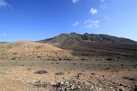 simsearch:400-07250127,k - Landscape of desert mountain from Fuerteventura Island in Spain Stock Photo - Budget Royalty-Free & Subscription, Code: 400-07253075