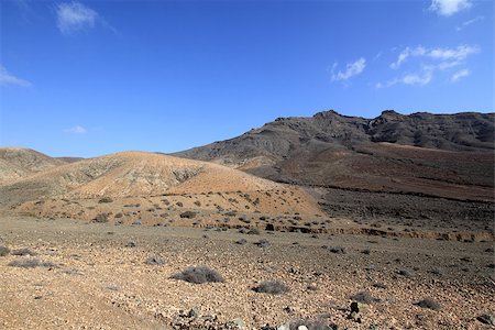 simsearch:400-07250127,k - Landscape of desert mountain from Fuerteventura Island in Spain Stock Photo - Budget Royalty-Free & Subscription, Code: 400-07253076