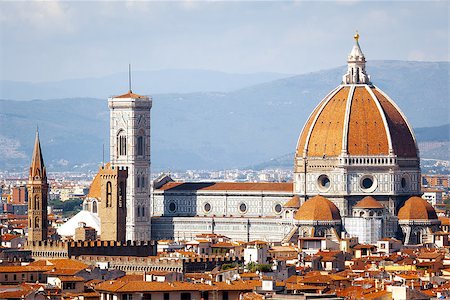 simsearch:400-08256817,k - An image of the Duomo in Florence Italy Foto de stock - Super Valor sin royalties y Suscripción, Código: 400-07253095